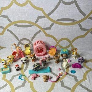 Hasbro Littlest Pet Shop Lot 14 Pets w/ Accessories